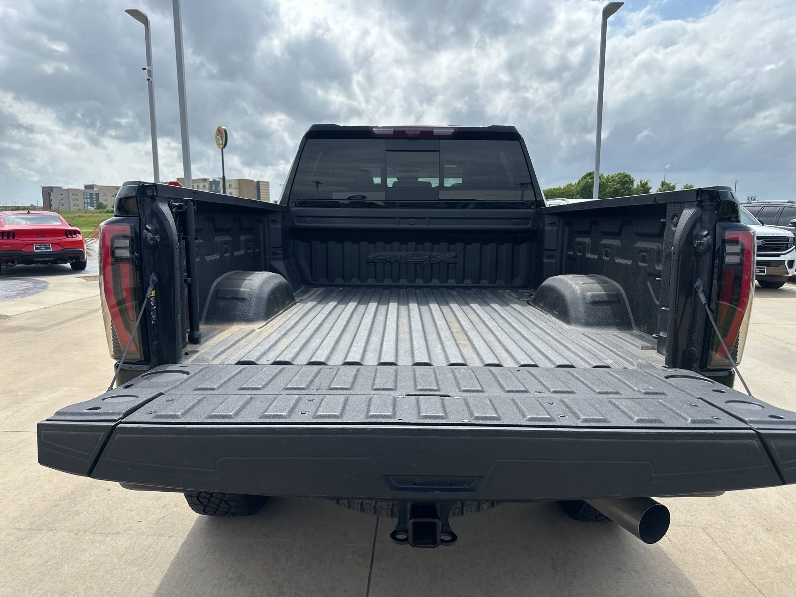 Used 2024 GMC Sierra 2500 AT4X w/ AT4X AEV Edition image 10