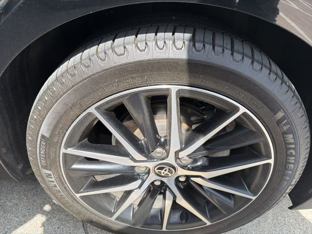 Used 2023 Toyota Camry SE w/ Convenience Package FWD image 17