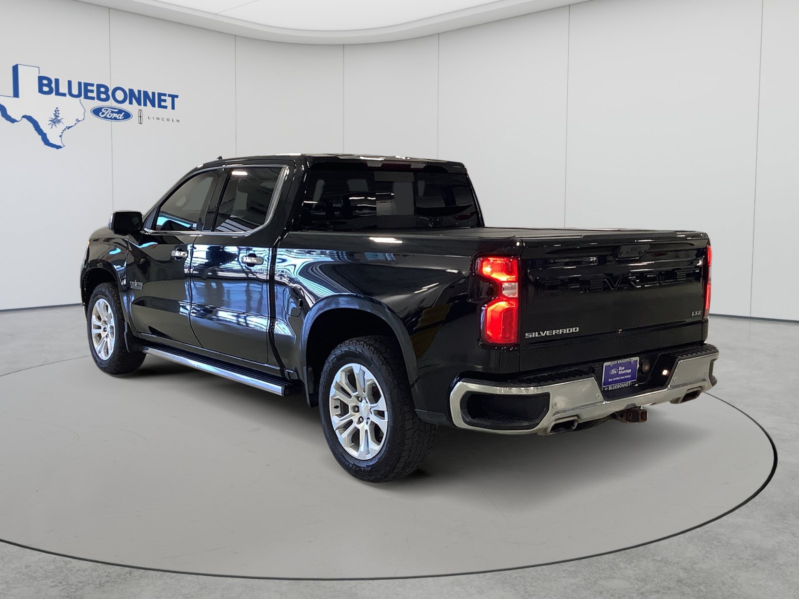 Used 2022 Chevrolet Silverado 1500 LTZ w/ LTZ Premium Texas Edition AWD/4WD image 7