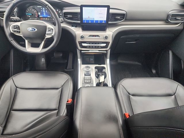 Certified 2022 Ford Explorer XLT w/ Equipment Group 202A AWD/4WD image 8