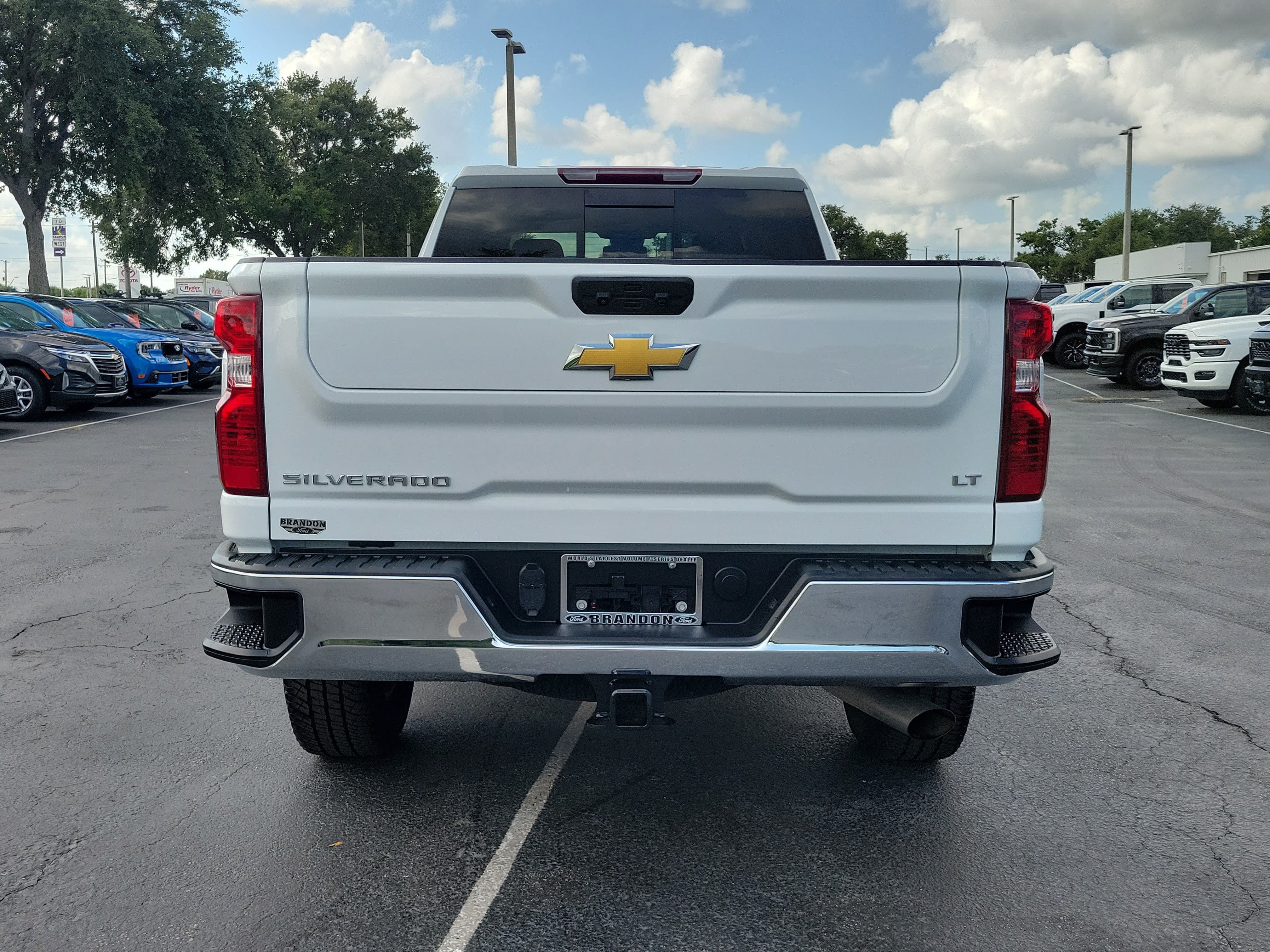 Used 2025 Chevrolet Silverado 2500 LT w/ Leather Package AWD/4WD image 8
