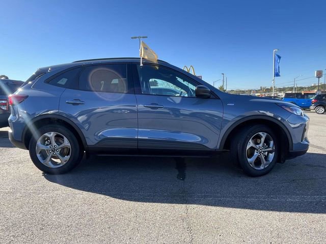 Certified 2025 Ford Escape ST-Line image 2