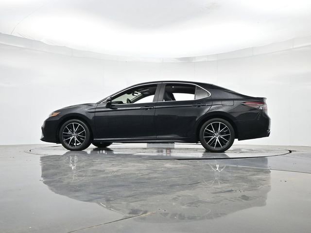 Used 2023 Toyota Camry SE w/ Convenience Package FWD image 34