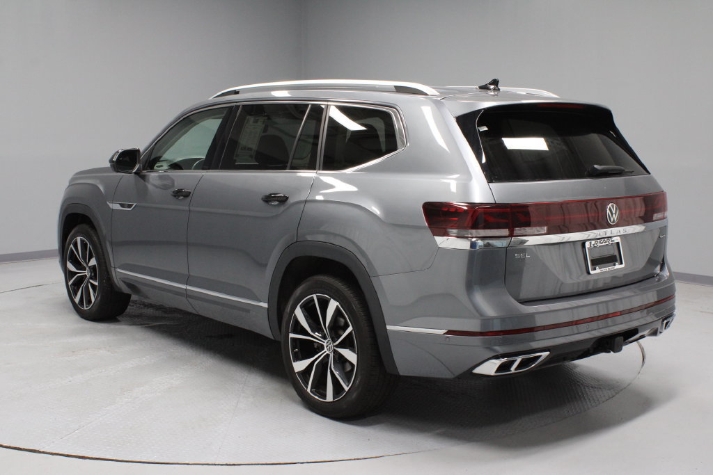 Used 2024 Volkswagen Atlas SEL Premium R-Line AWD/4WD image 10