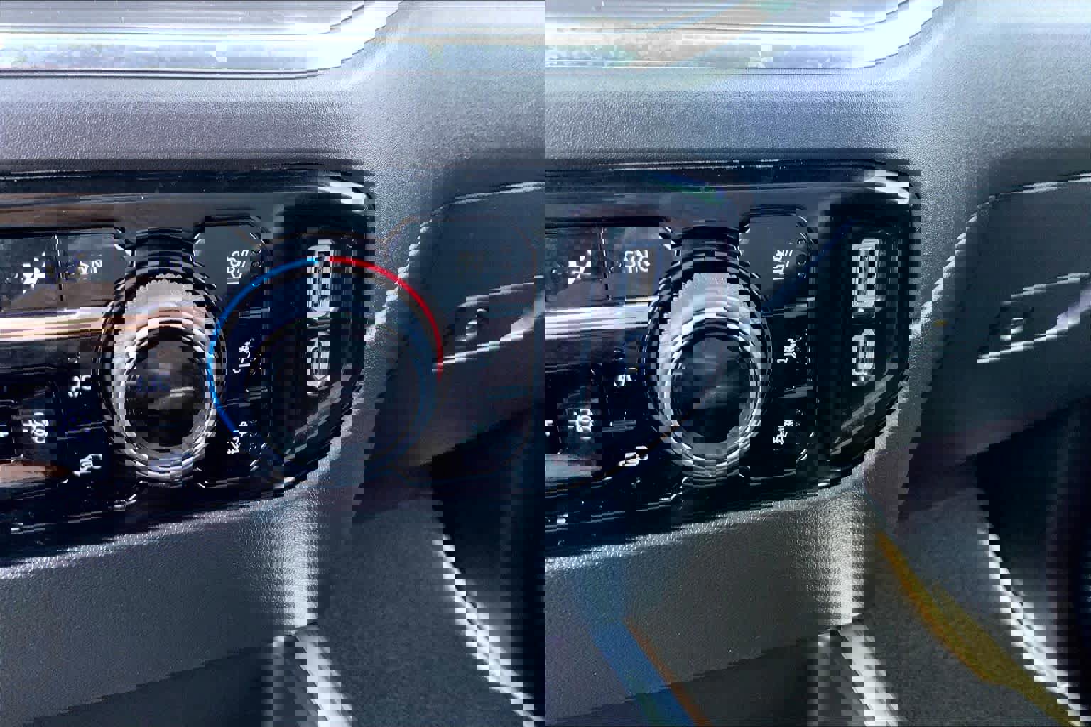 Used 2023 Chevrolet Silverado 1500 High Country w/ Technology Package image 31