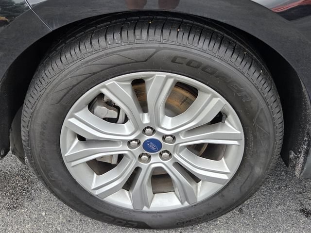 Certified 2022 Ford Edge Titanium w/ Equipment Group 301A AWD/4WD image 17