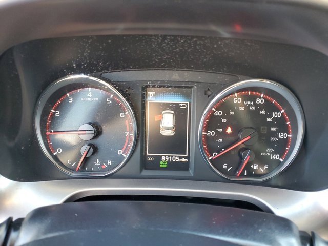 Used 2018 Toyota RAV4 SE image 24