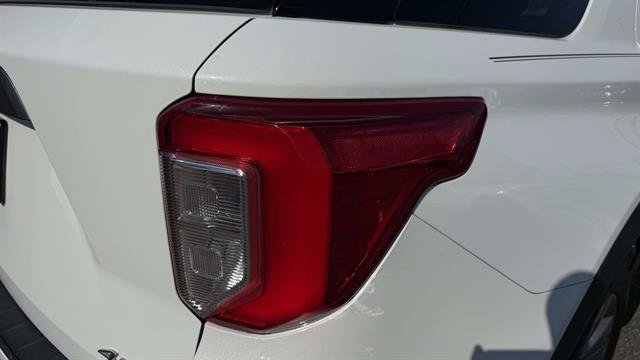 Certified 2023 Ford Explorer XLT w/ Equipment Group 202A AWD/4WD image 8