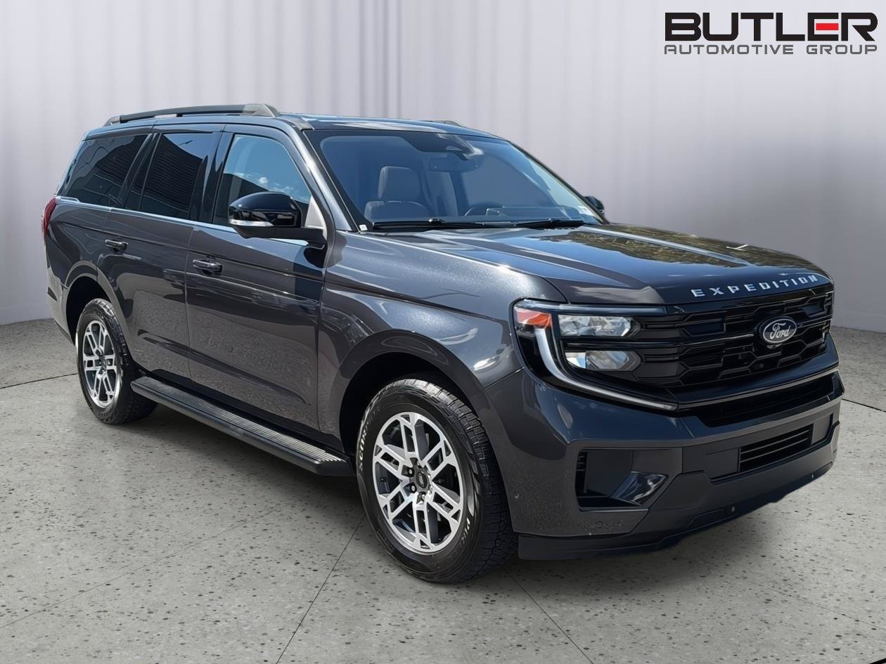Certified 2025 Ford Expedition Active AWD/4WD image 8