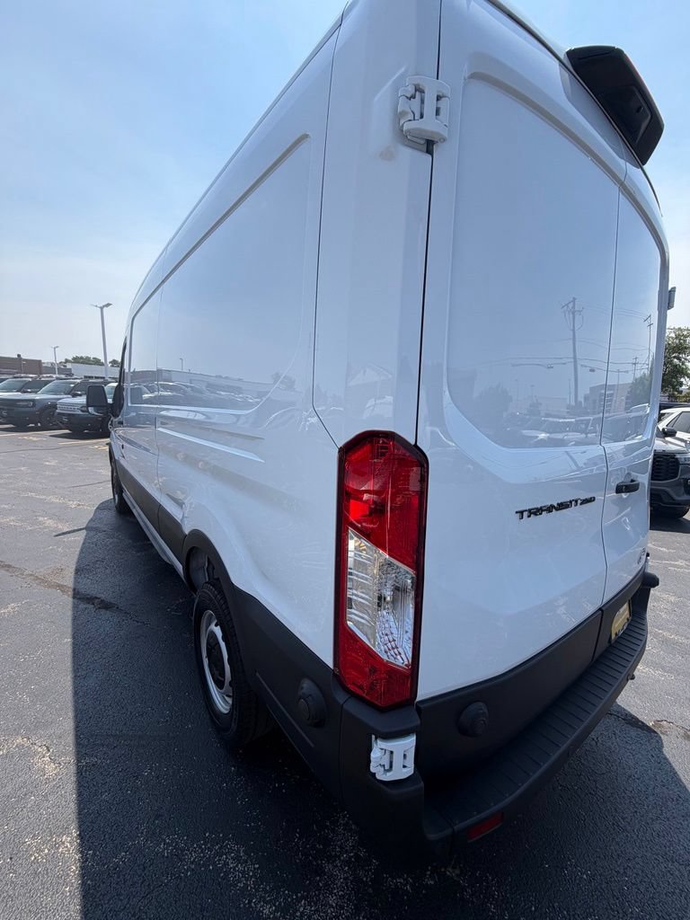 Certified 2026 Ford Transit 250 148 Medium Roof RWD image 31