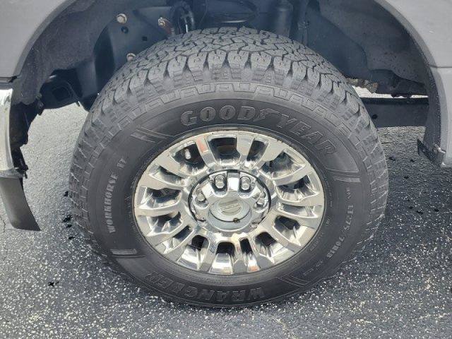 Certified 2021 Ford F250 XLT w/ XLT Premium Package AWD/4WD image 4