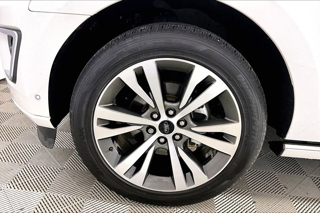 Certified 2021 Ford Expedition Platinum image 7