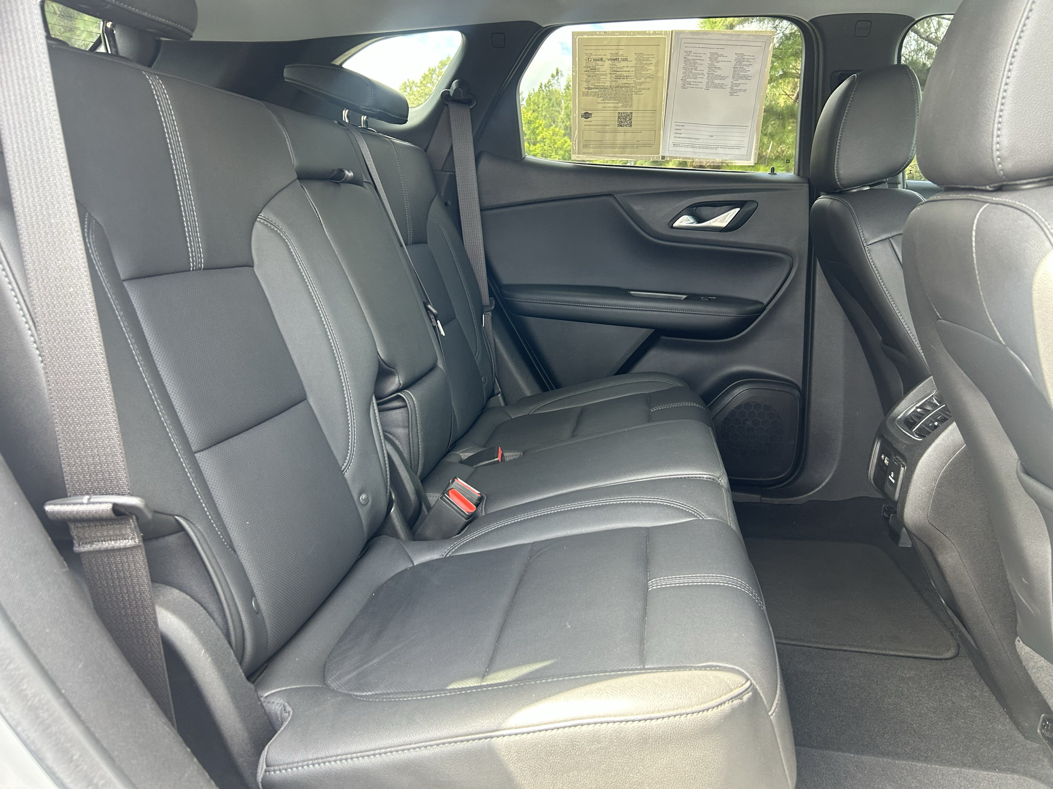 Used 2021 Chevrolet Blazer LT w/ Sound & Technology Package FWD image 11