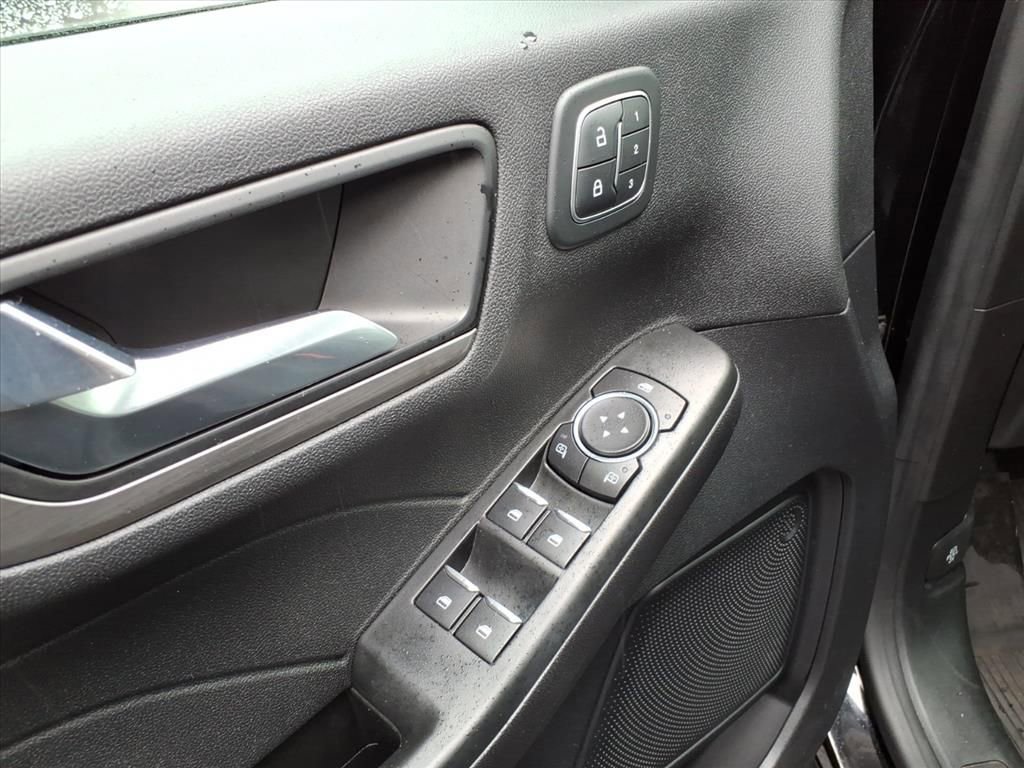 Certified 2022 Ford Escape Titanium image 15