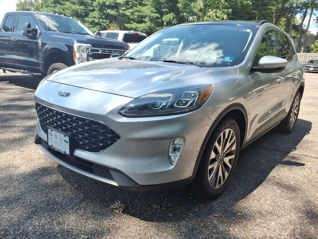 Certified 2020 Ford Escape Titanium w/ Titanium Premium Package 2.0 AWD/4WD image 5