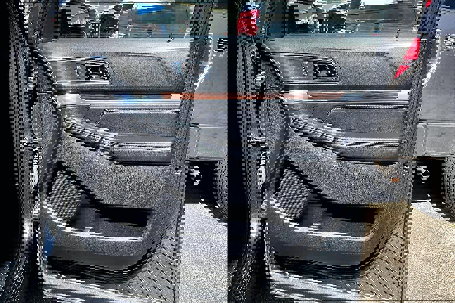 Certified 2019 Ford Explorer Limited w/ Class III Trailer Tow Package image 24