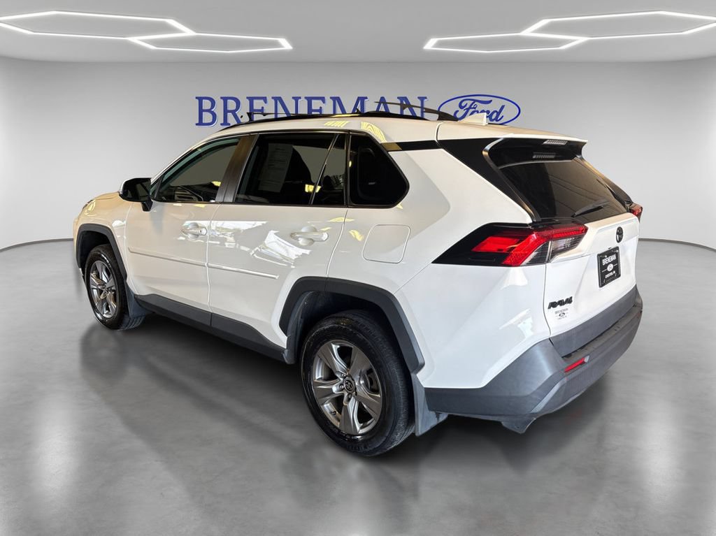 Used 2022 Toyota RAV4 XLE AWD/4WD image 7