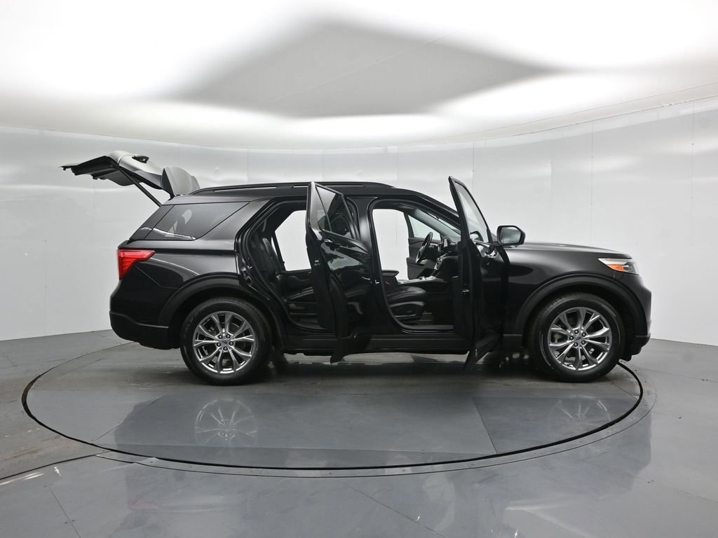 Certified 2020 Ford Explorer XLT w/ Equipment Group 202A image 35