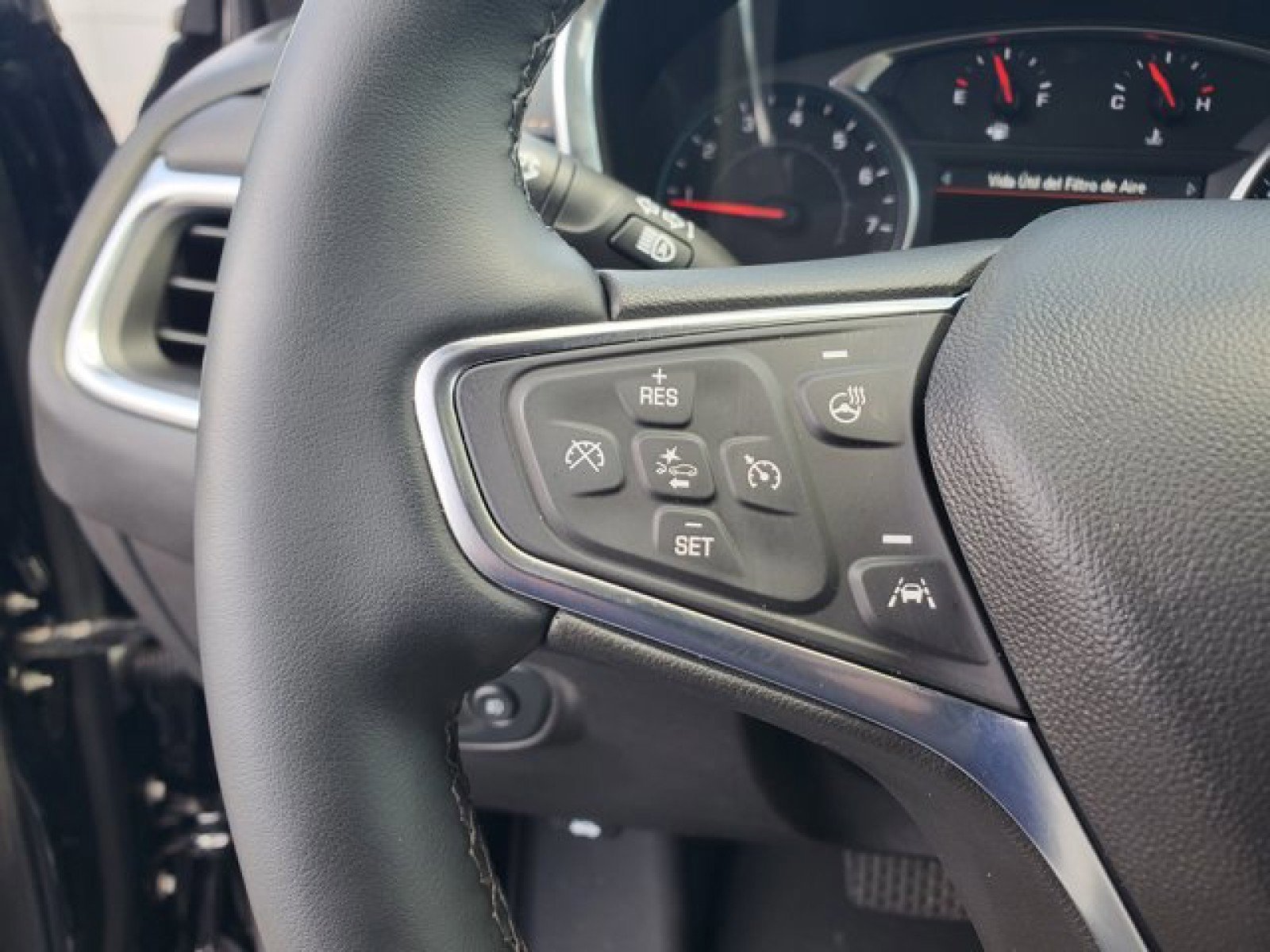 Used 2024 Chevrolet Equinox Premier AWD/4WD image 18