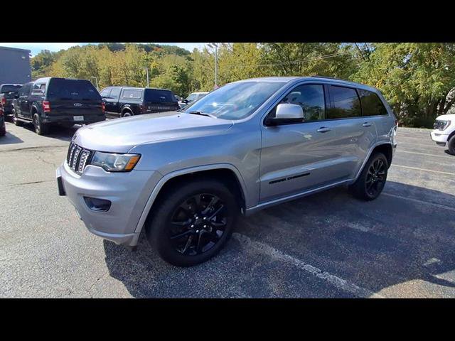 Used 2021 Jeep Grand Cherokee Laredo X AWD/4WD image 4