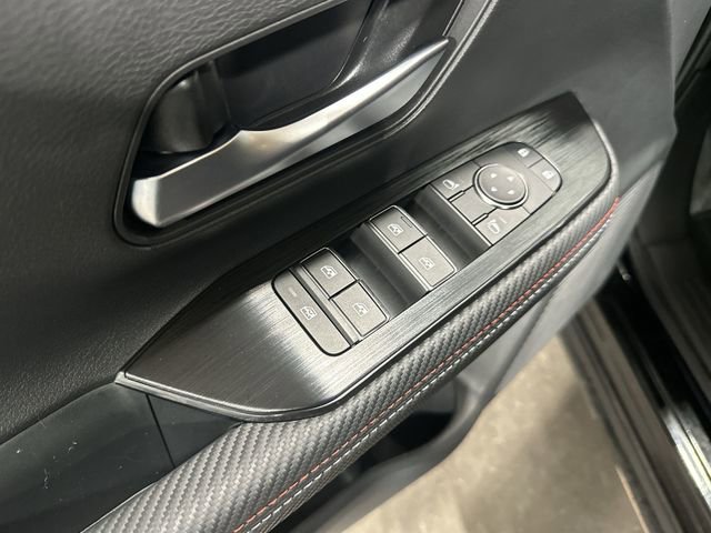 Used 2025 Nissan Kicks SR AWD/4WD image 19