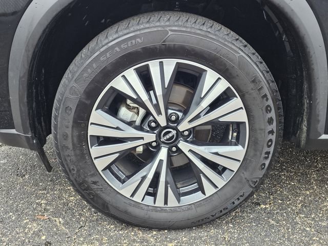 Used 2023 Nissan Rogue SV image 29