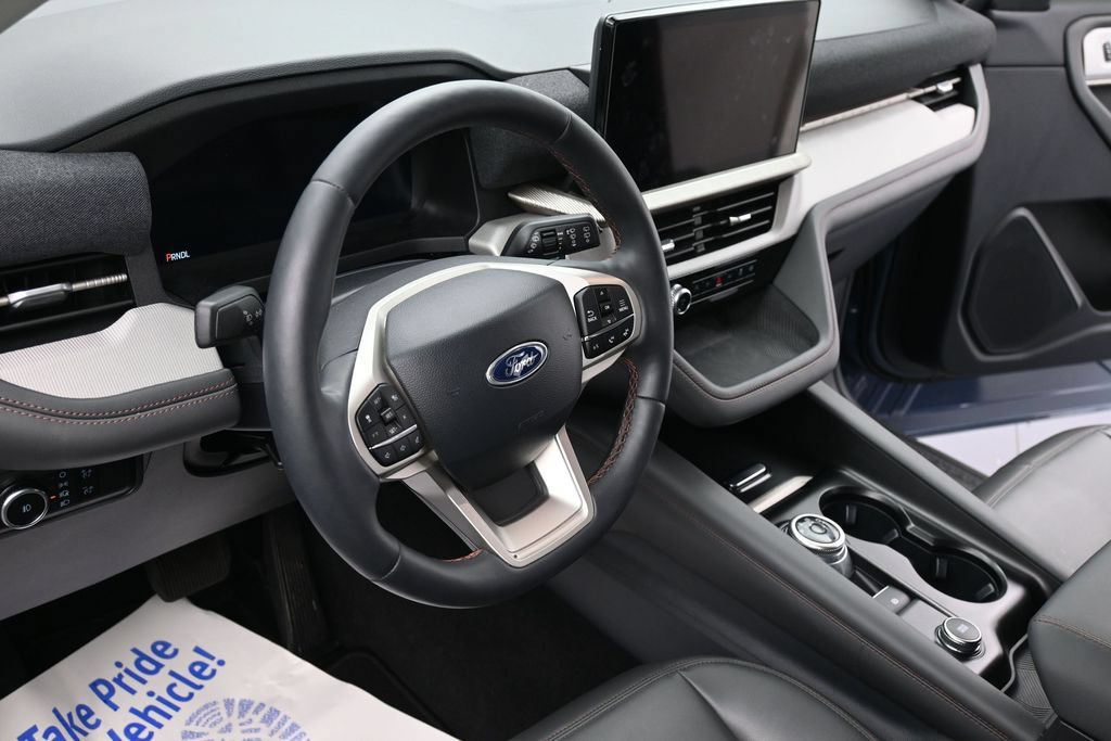 Certified 2025 Ford Explorer Active w/ Active Comfort Package AWD/4WD image 14