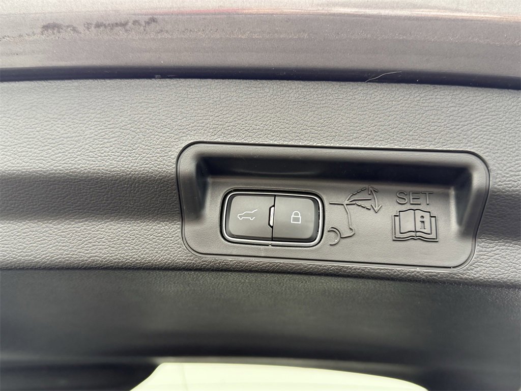 Certified 2024 Ford Explorer XLT image 36