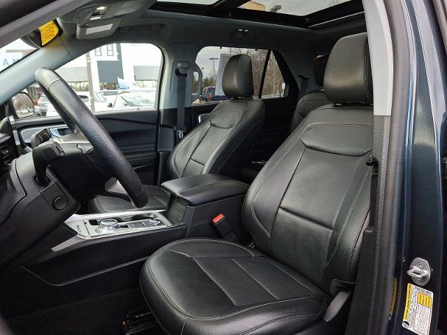 Certified 2022 Ford Explorer Limited w/ Hybrid Equipment Group 310A image 13
