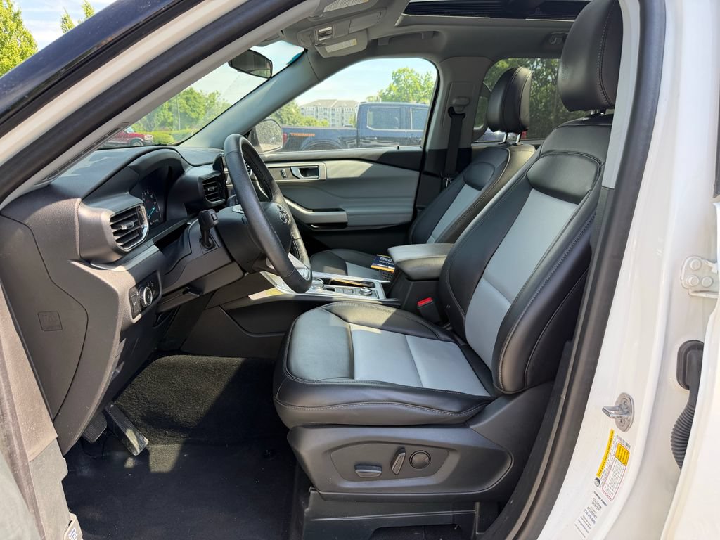 Certified 2024 Ford Explorer XLT w/ Equipment Group 202A AWD/4WD image 12