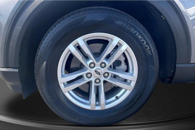 Certified 2023 Ford Explorer XLT w/ Equipment Group 202A RWD image 9