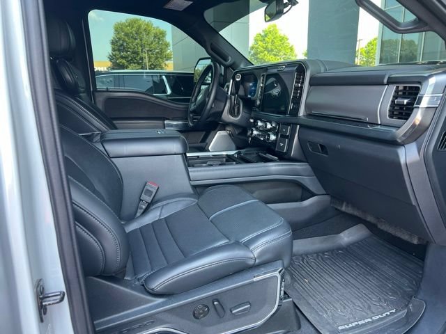 Certified 2025 Ford F350 Platinum AWD/4WD image 9