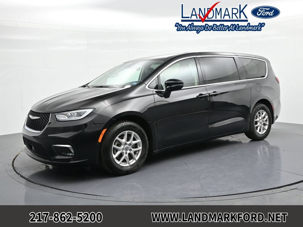 Used 2024 Chrysler Pacifica Touring-L