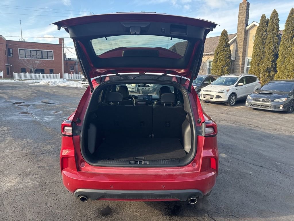 Certified 2023 Ford Escape ST-Line w/ Tech Pack #1 image 38