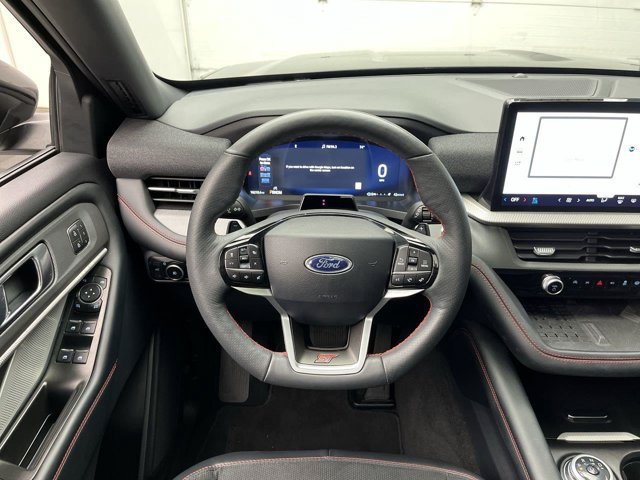 Certified 2025 Ford Explorer ST AWD/4WD image 17