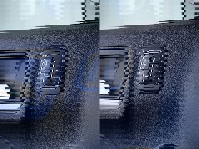 Certified 2025 Ford Escape Platinum image 26