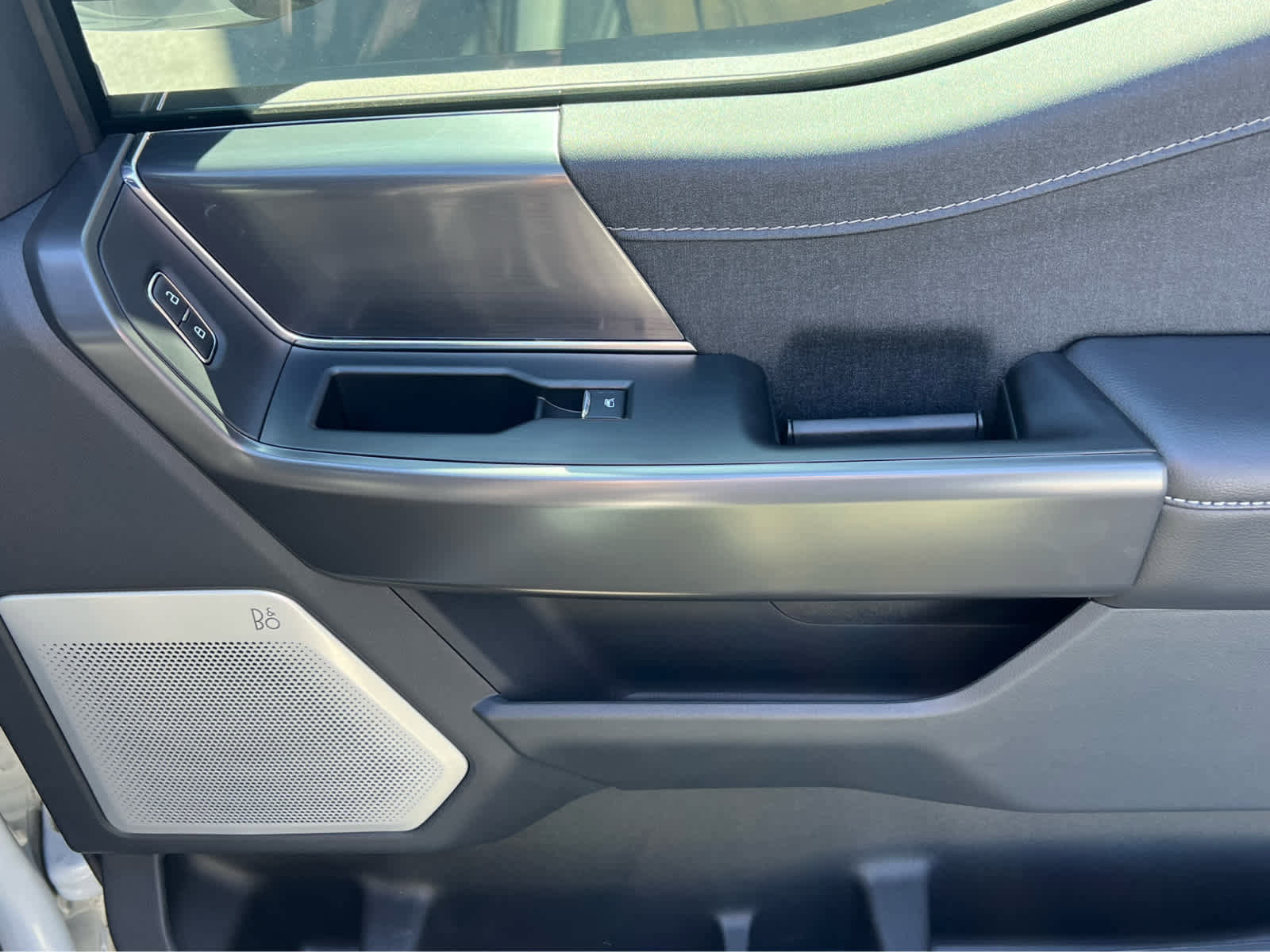 Certified 2025 Ford F150 Lariat w/ Equipment Group 502A High image 18