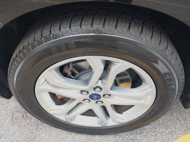 Certified 2018 Ford Edge Titanium w/ Canadian Touring Package AWD/4WD image 13