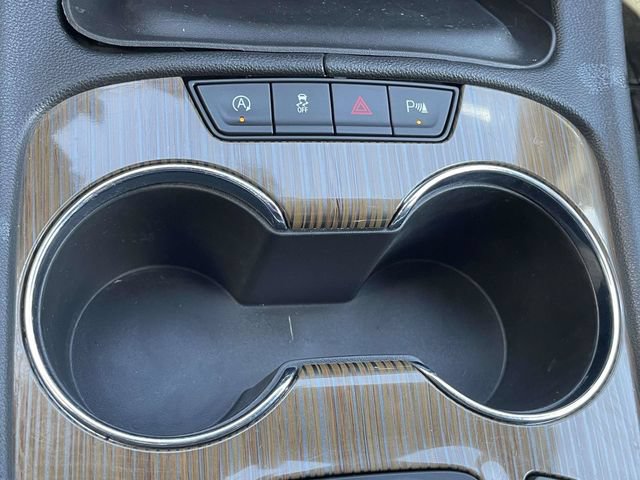 Used 2022 GMC Acadia SLE w/ Driver Convenience Package FWD image 30