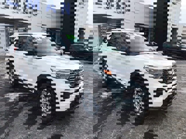 Certified 2023 Ford Explorer XLT w/ Class IV Trailer Tow Package image 6