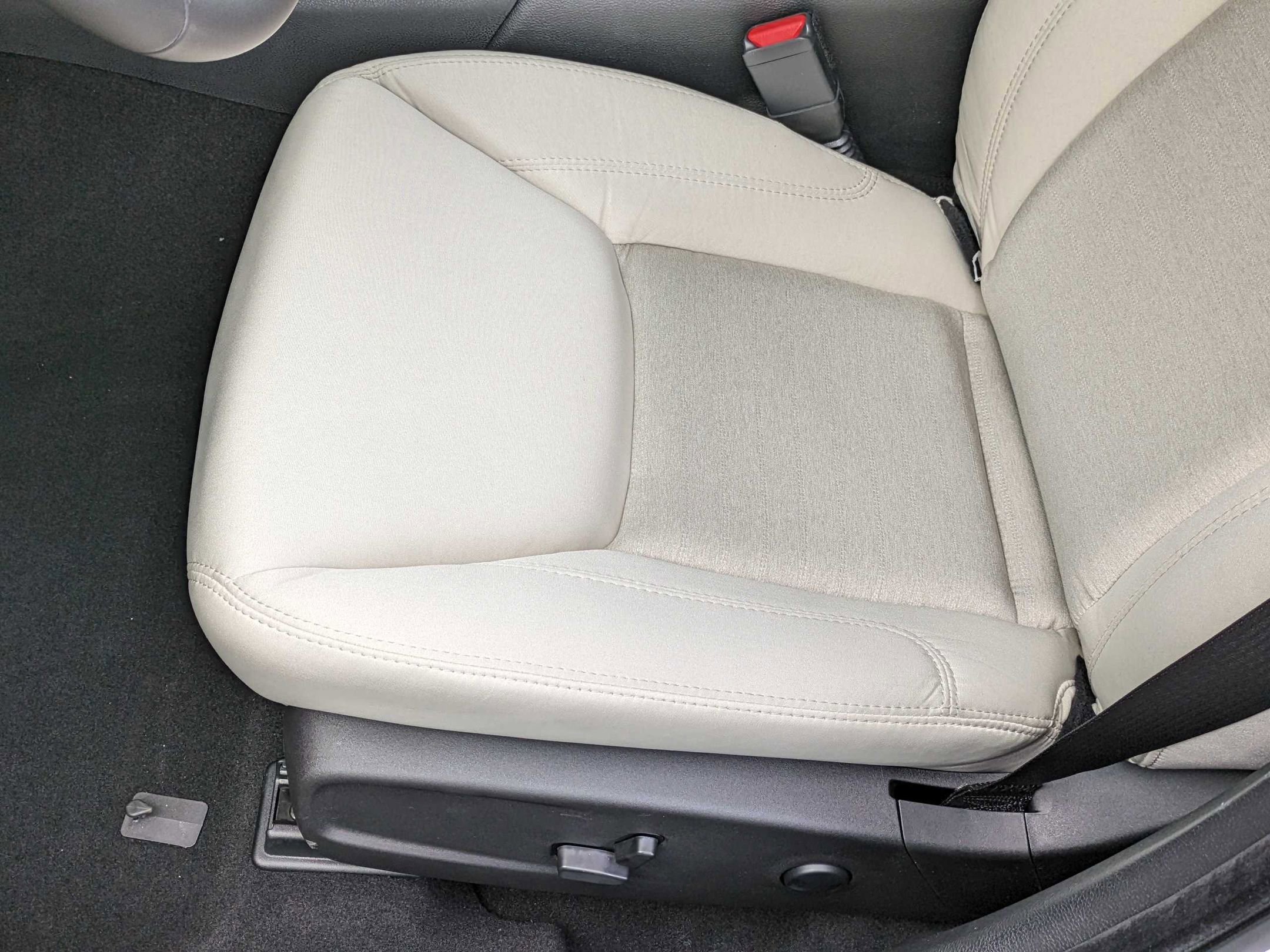 Used 2023 Chrysler 300 Touring w/ Sport Appearance Package image 12