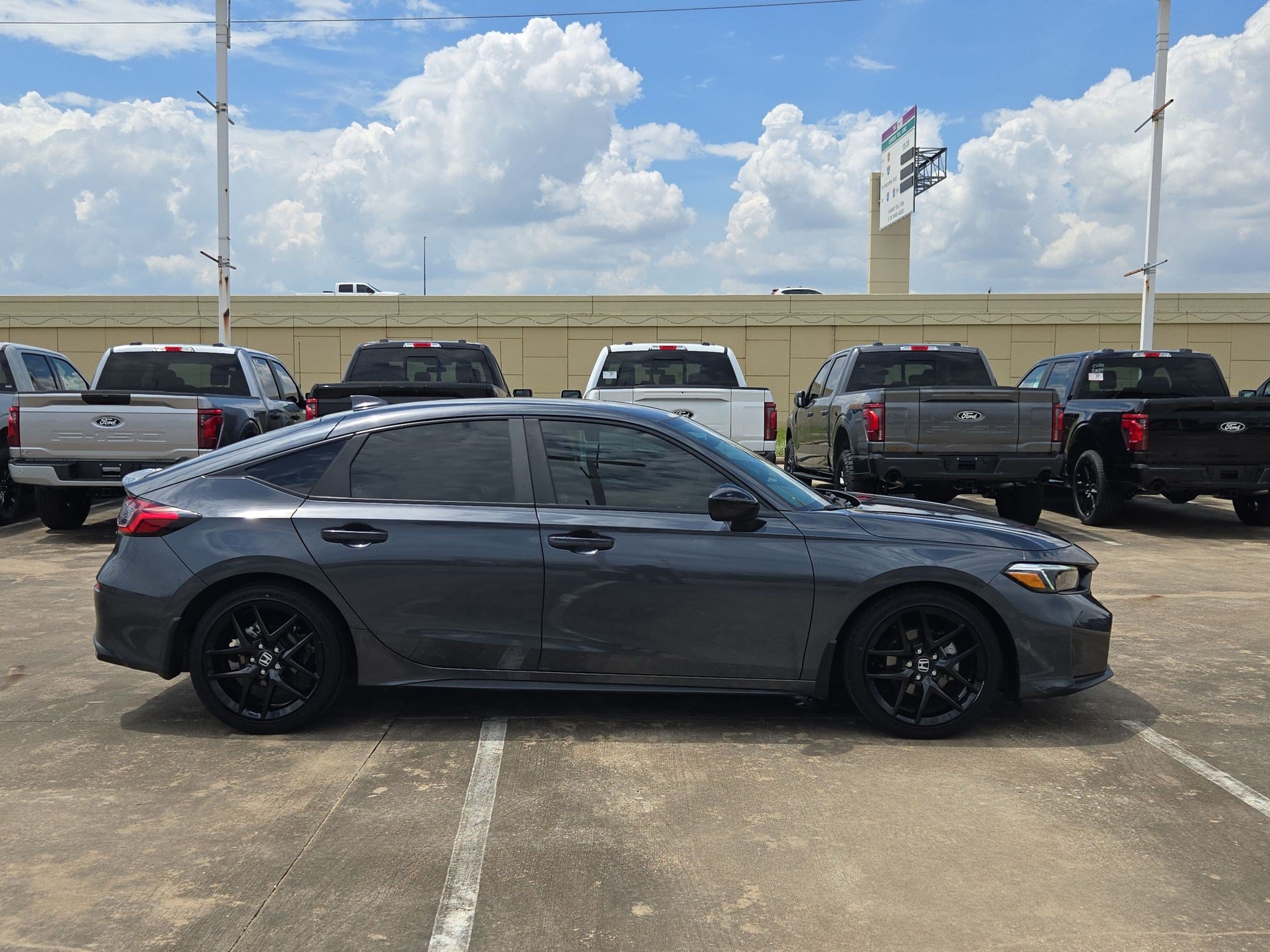 Used 2025 Honda Civic Sport image 2