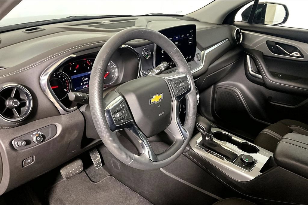 Used 2025 Chevrolet Blazer LT FWD image 10