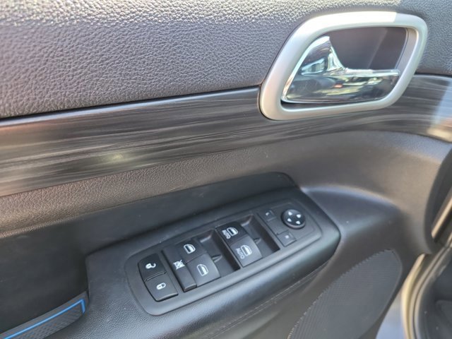 Used 2019 Jeep Grand Cherokee Laredo w/ Security & Convenience Group image 24