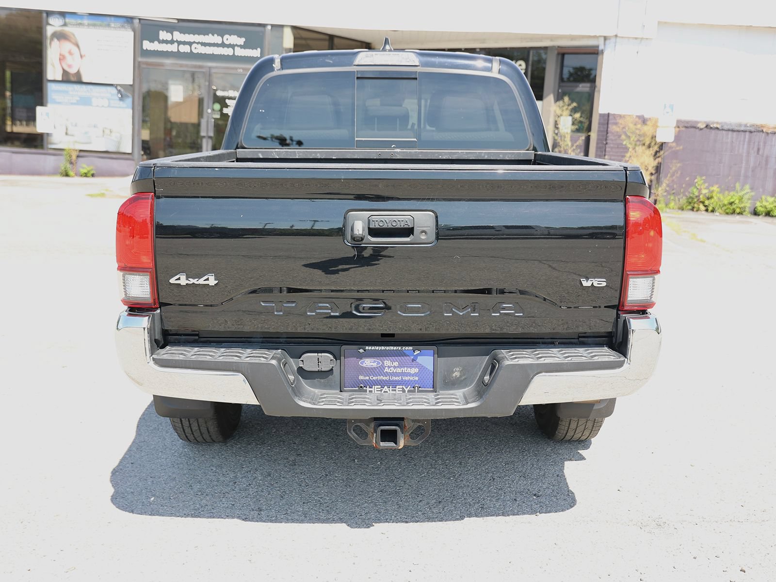 Used 2021 Toyota Tacoma SR5 AWD/4WD image 6