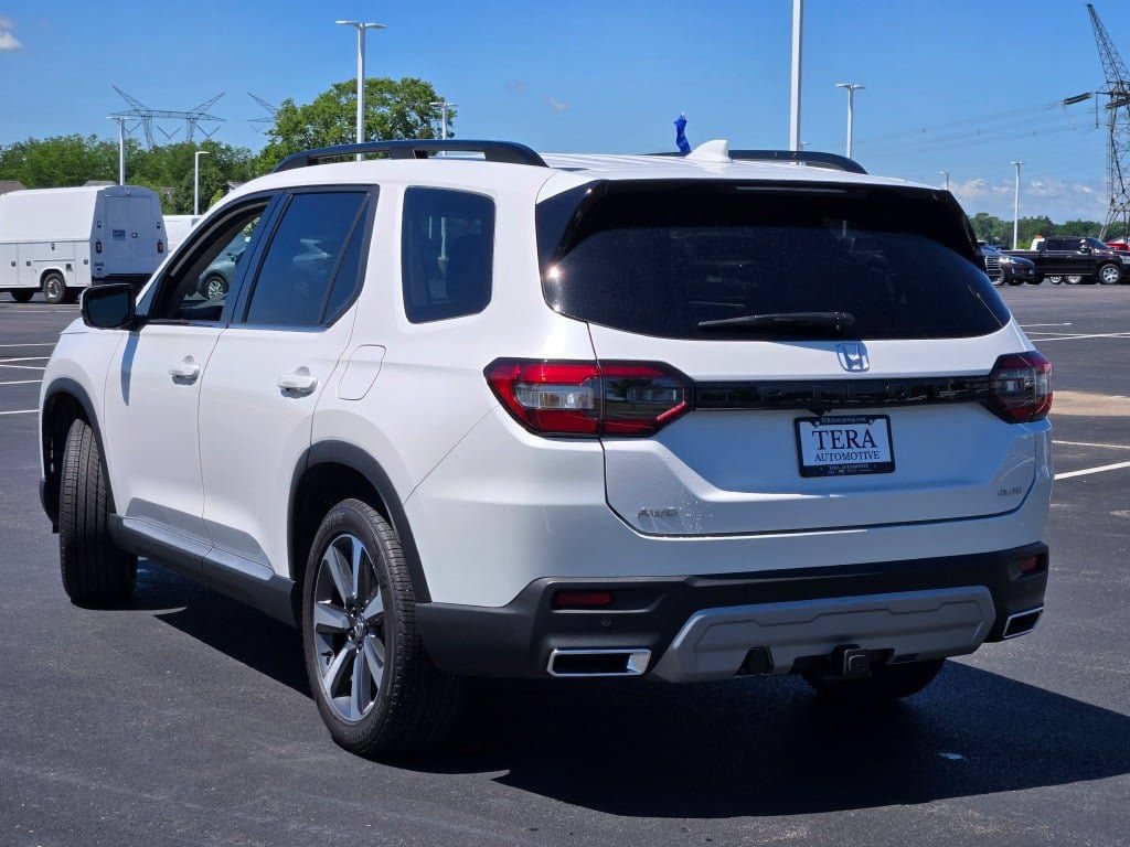 Used 2024 Honda Pilot Elite image 18