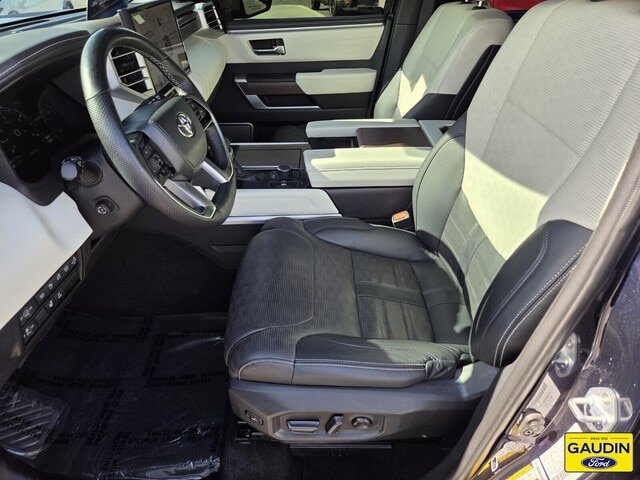 Used 2023 Toyota Sequoia Capstone AWD/4WD image 11