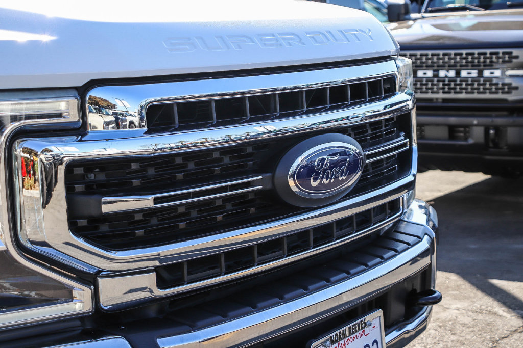 Certified 2020 Ford F250 Lariat w/ Lariat Ultimate Package AWD/4WD image 8