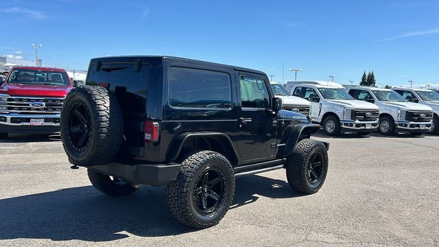 Used 2017 Jeep Wrangler Rubicon w/ Connectivity Group AWD/4WD image 3