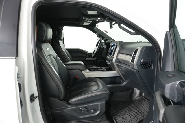Certified 2022 Ford F450 Platinum w/ FX4 Off-Road Package image 28